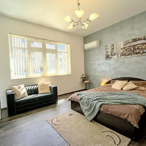 Cozy 2-bedroom Flat In The Very Center Of Sofía